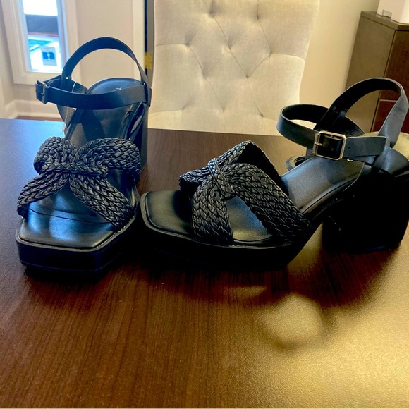 Brand new Black heels - Picture 1 of 1